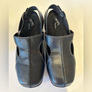 Easy Street New Navy Sportster sling back comfort wave Sz 7 1/2